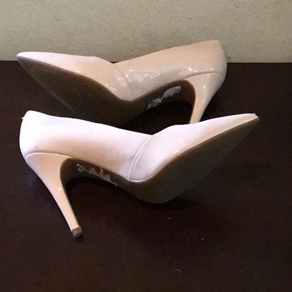 Used heel perfect condition size 10 - Picture 3 of 6